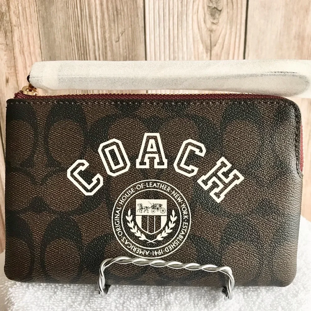 🆕 Coach Corner Zip Wristlet